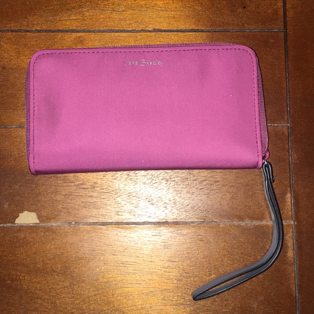 NWT FINAL DROP Vera Wristlet/Wallet
